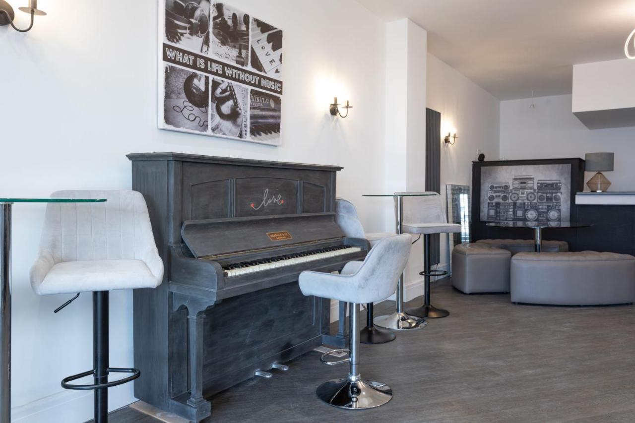 Residency Luxury Seafront Hotel Blackpool Bagian luar foto