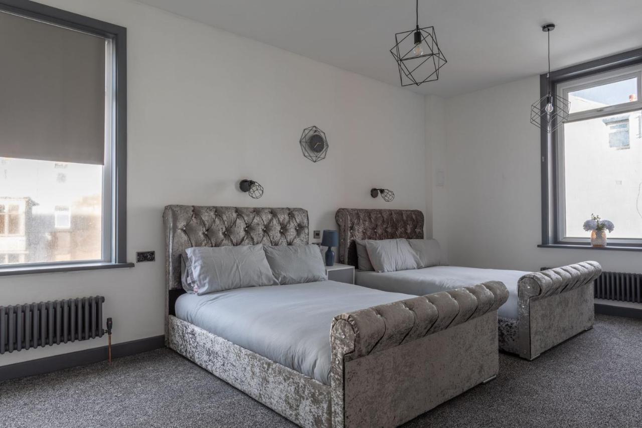 Residency Luxury Seafront Hotel Blackpool Bagian luar foto