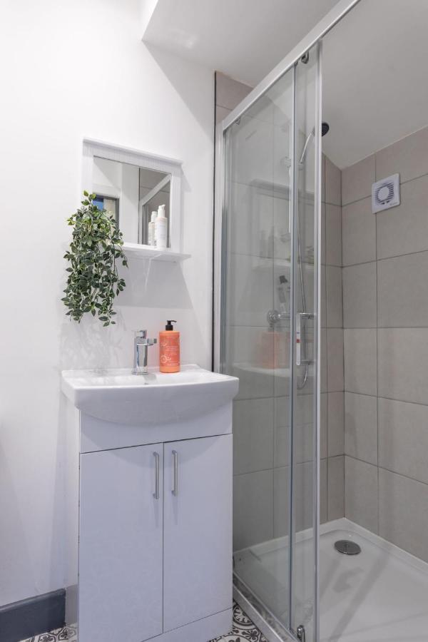 Residency Luxury Seafront Hotel Blackpool Bagian luar foto