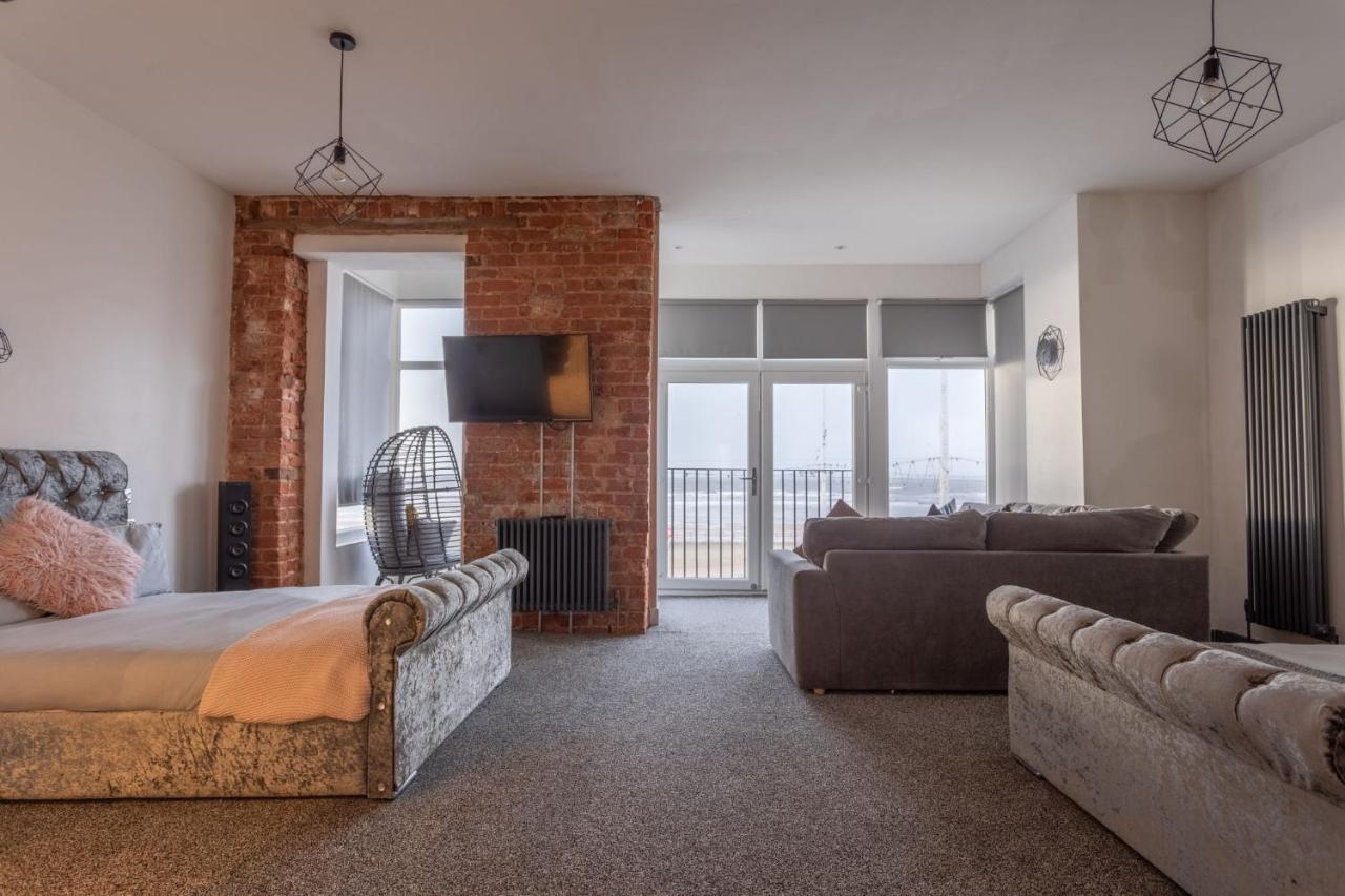 Residency Luxury Seafront Hotel Blackpool Bagian luar foto