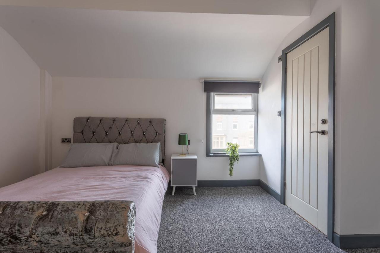 Residency Luxury Seafront Hotel Blackpool Bagian luar foto