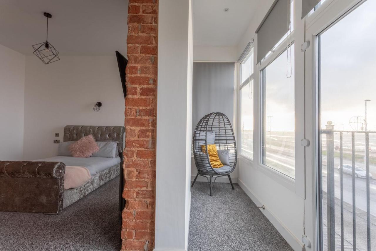 Residency Luxury Seafront Hotel Blackpool Bagian luar foto