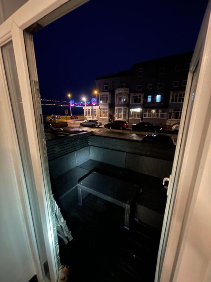 Residency Luxury Seafront Hotel Blackpool Bagian luar foto